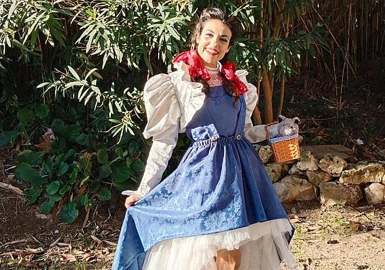 «Oso pozik eta hunkituta nago Momo jainkosa izateagatik»