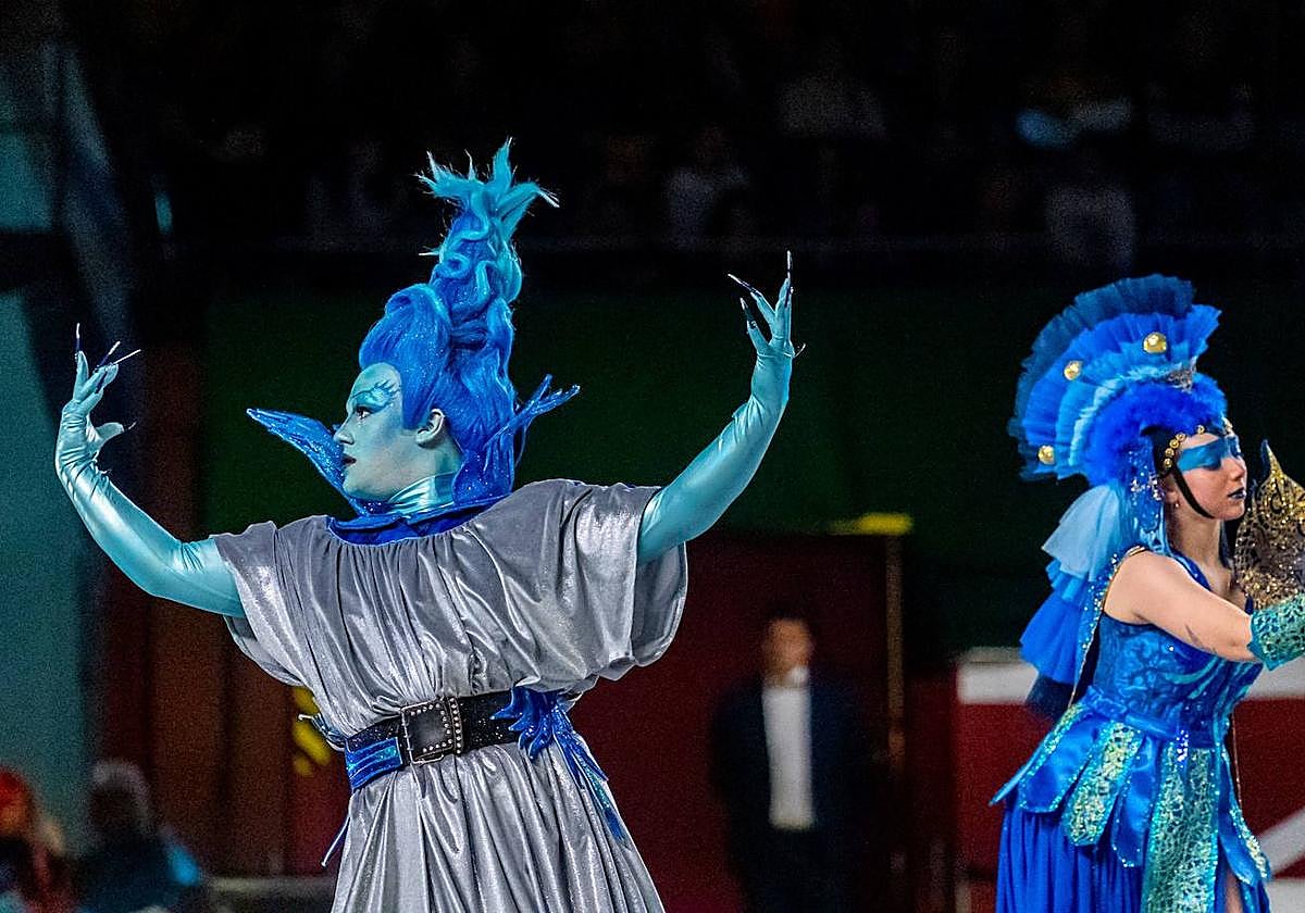 La comparsa Intxaur Txiki, con su temática de 'Hércules', ganó el premio al mejor vestuario.