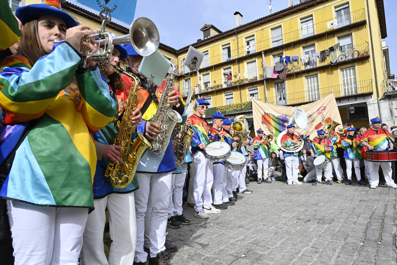 Asteartita pone el broche final a los carnavales de Tolosa