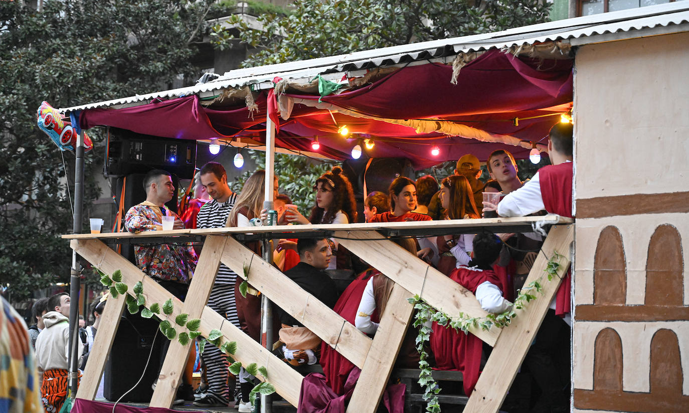 Asteartita pone el broche final a los carnavales de Tolosa