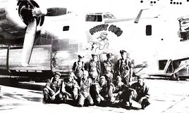 Garde, segundo por la izquierda en la fila de abajo, junto al resto de los tripulantes del B-24. Seis de ellos morirían al ser derribado el avión cerca de Viena.