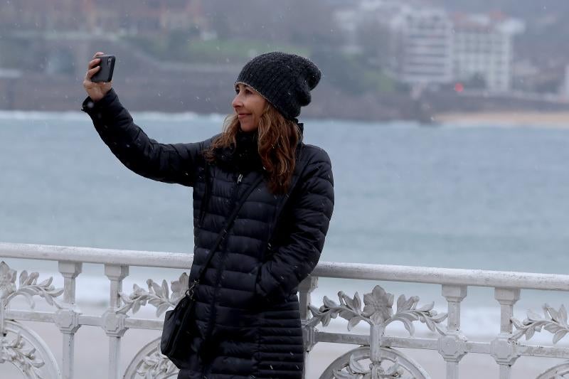 Nieve en la playa de La Concha