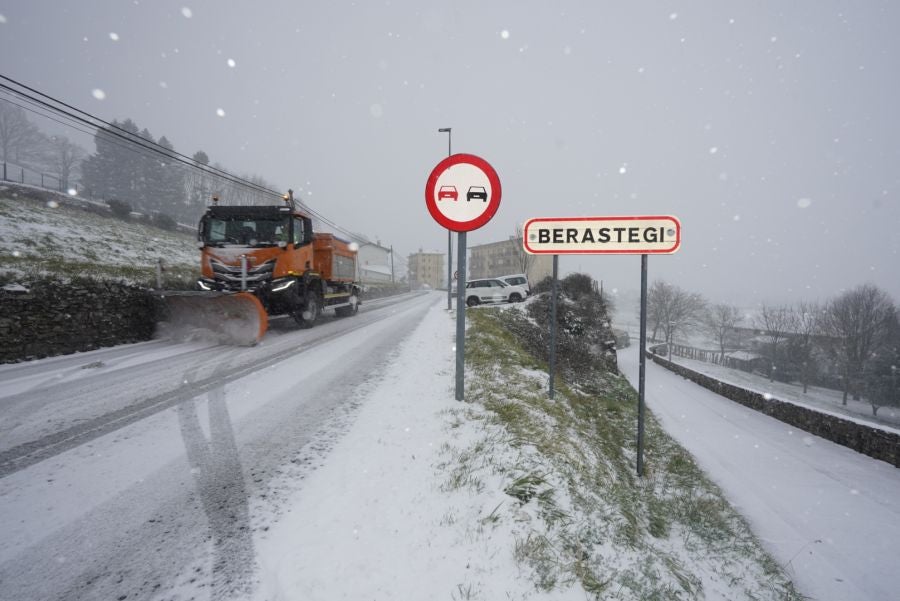 Nieve en Gipuzkoa: El manto blanco se extiende por el territorio