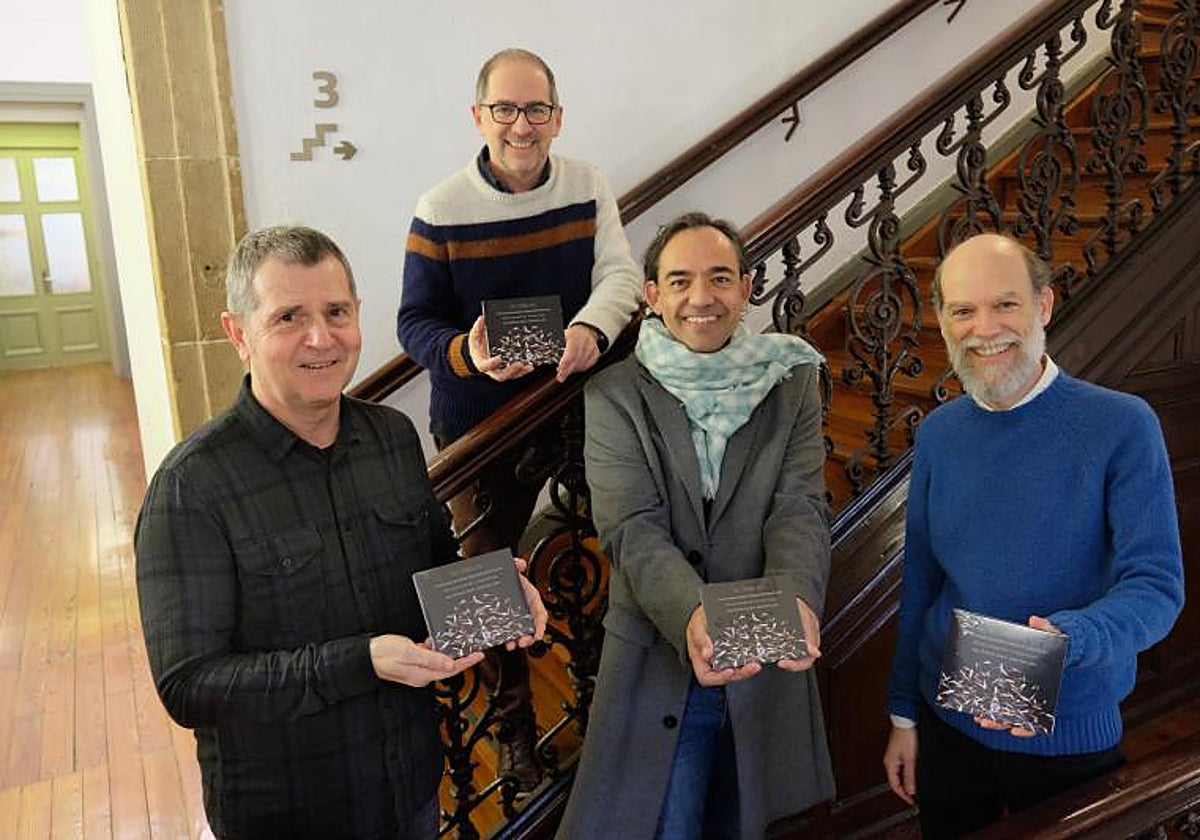 Xabier Sarazola, Enrique Azurza, Josu Okiñena eta David Azurza, gaur CD-aren aurkezpenean.