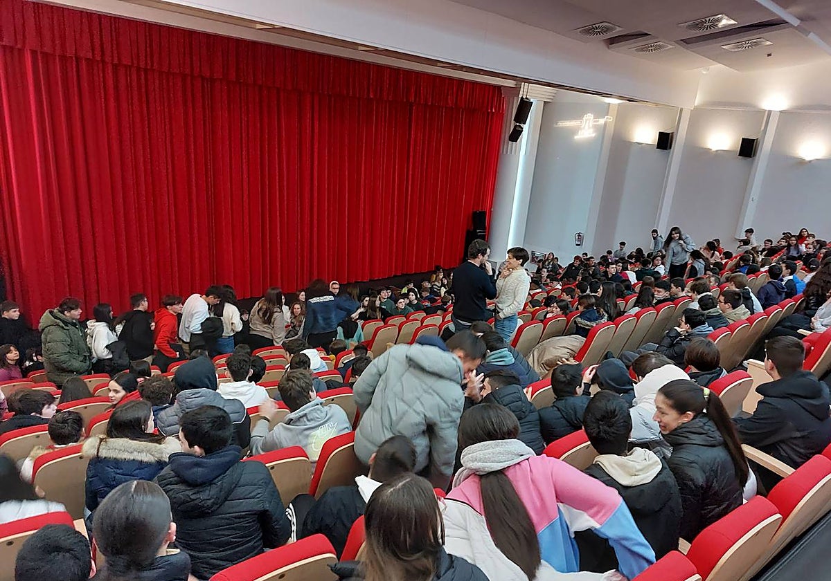 Euskal sorkuntza oinarri, ekin dio Irunek Euskararen hilabeteari