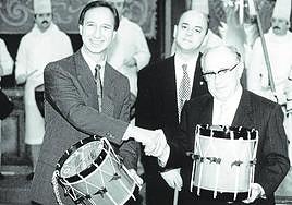 Carmelo Urza y Justo Segura comparten el Tambor de Oro en 1995.