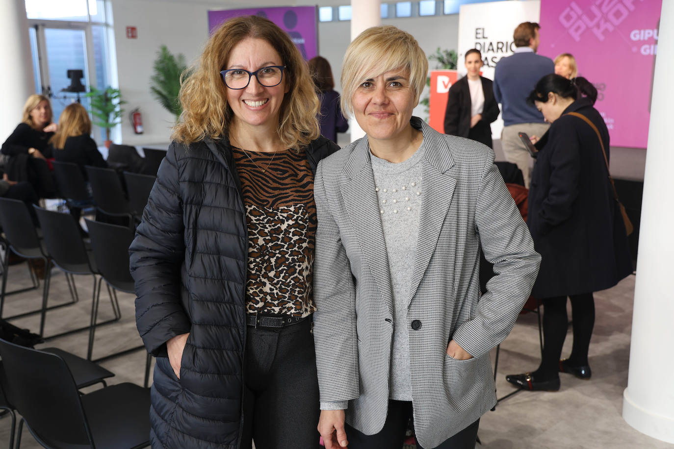 Idoia Mujika y Eva Carranza.