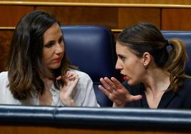 Ione Belarra e Irene Montero, solas en los escaños ministeriales