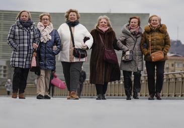 «A nuestras hijas les hemos enseñado a ser independientes»