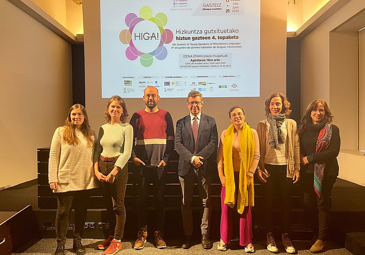 Topaketan parte hartuko duten erakundeen ordezkariak, aurkezpen ekitaldian.