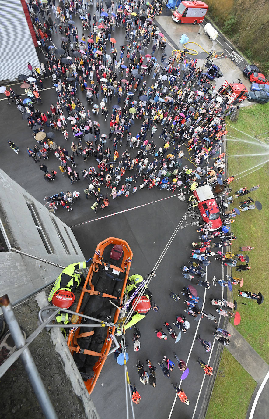 Las mejores imágenes de la jornada de puertas abiertas en el parque de bomberos