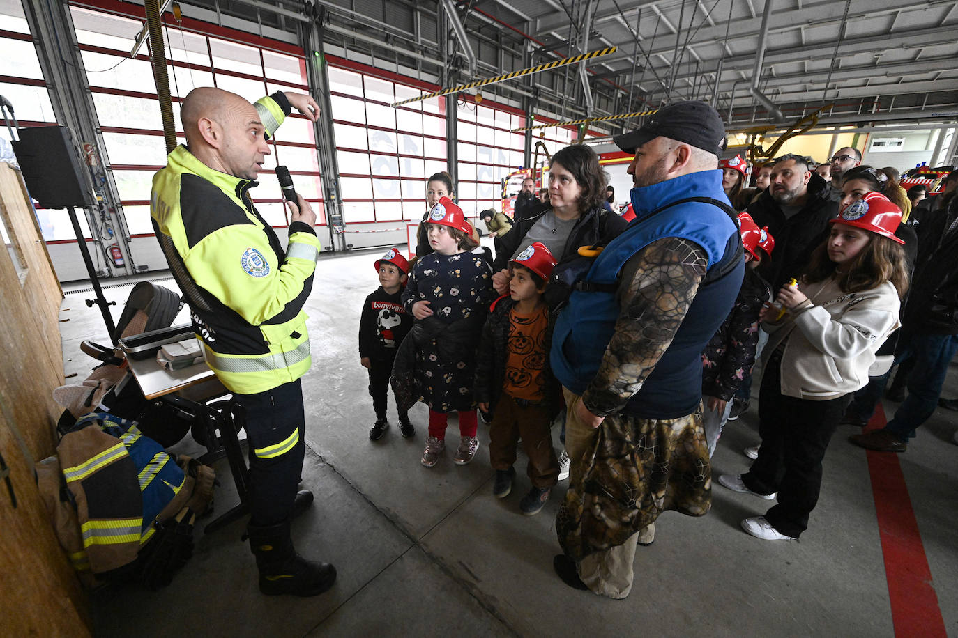 Las mejores imágenes de la jornada de puertas abiertas en el parque de bomberos