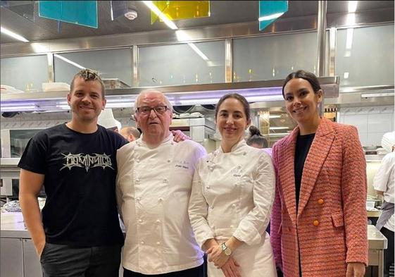 Dabiz Muñoz y Cristina Pedroche, con Juan Mari y Elena Arzak.