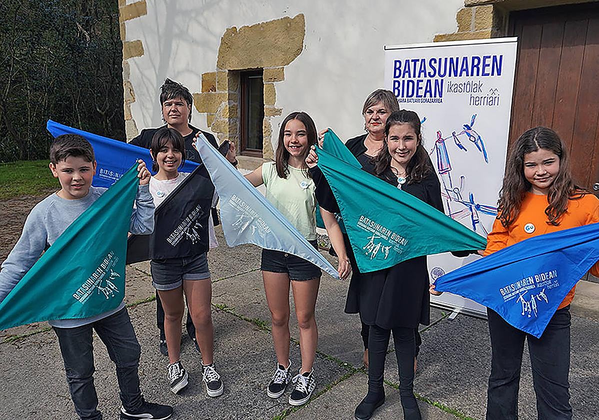 Euskara batuaren aldeko giza kateak Errenteria eta Donostia batuko ditu martxoaren 24an