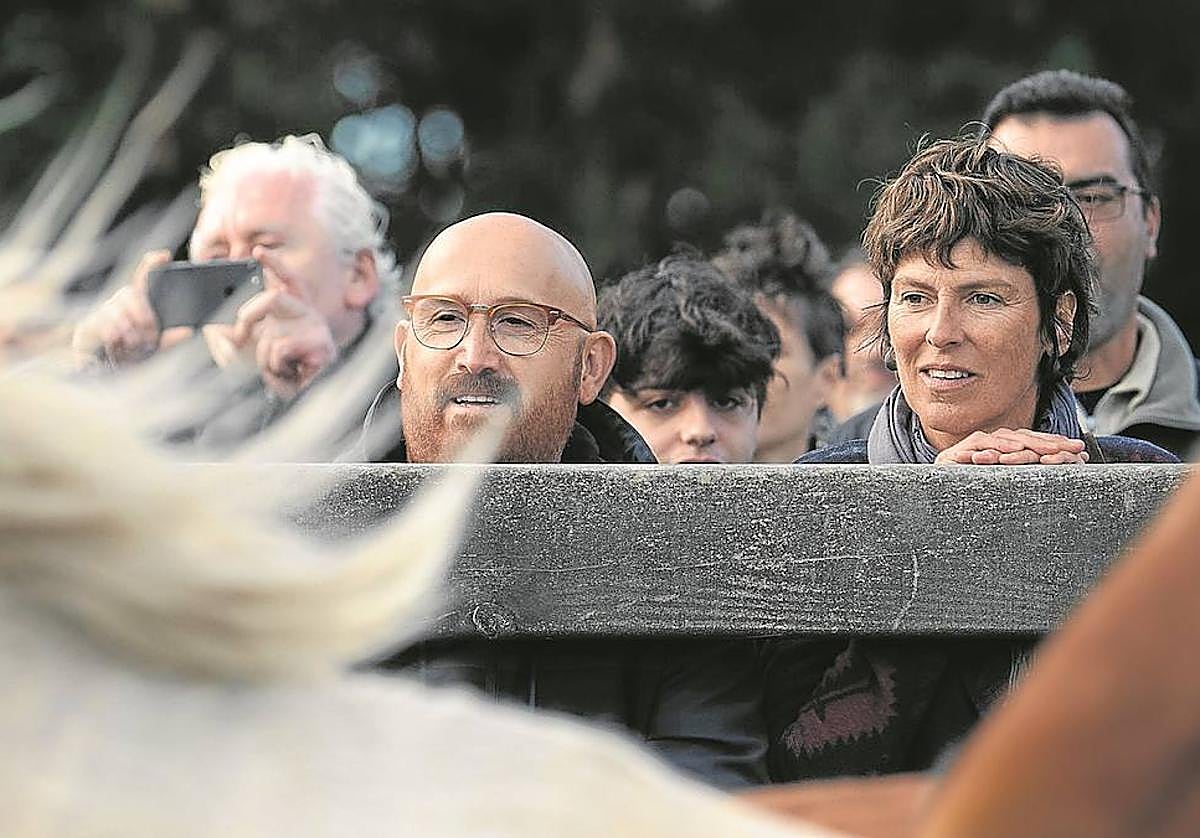 Javier Cámara y Mónica López, en una secuencia de 'Rapa'. Los dos estarán en Donostia para presentar la segunda temporada de la serie.