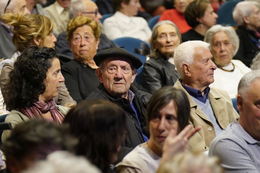 Homenaje a los niños y niñas de la guerra