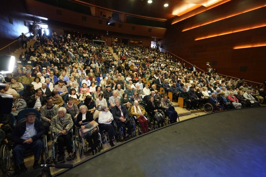 Homenaje a los niños y niñas de la guerra