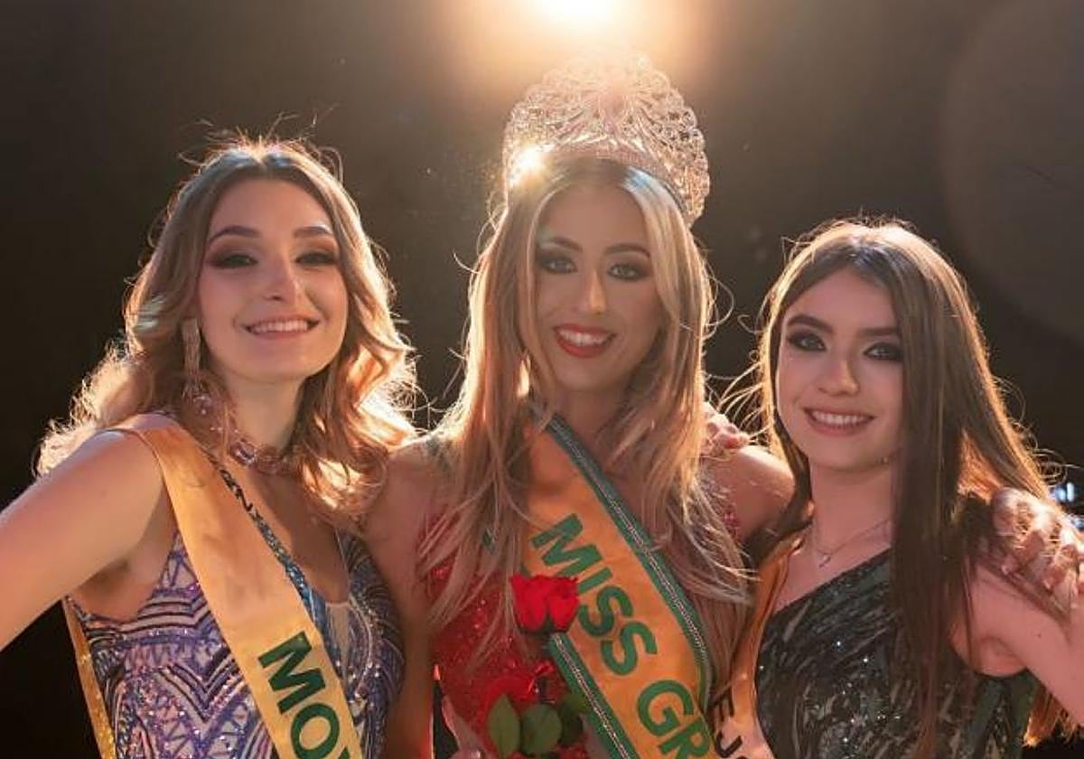 Lorea Urkia, en el centro.