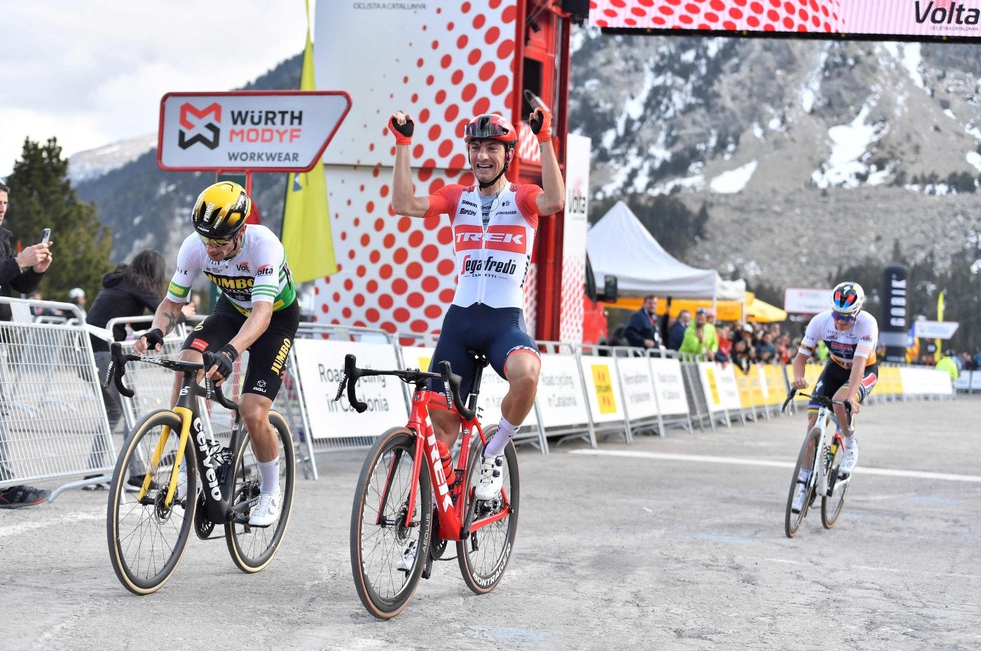 Roglic, Ciccone y Evenepoel, este martes en la cima de Vallter 2000.