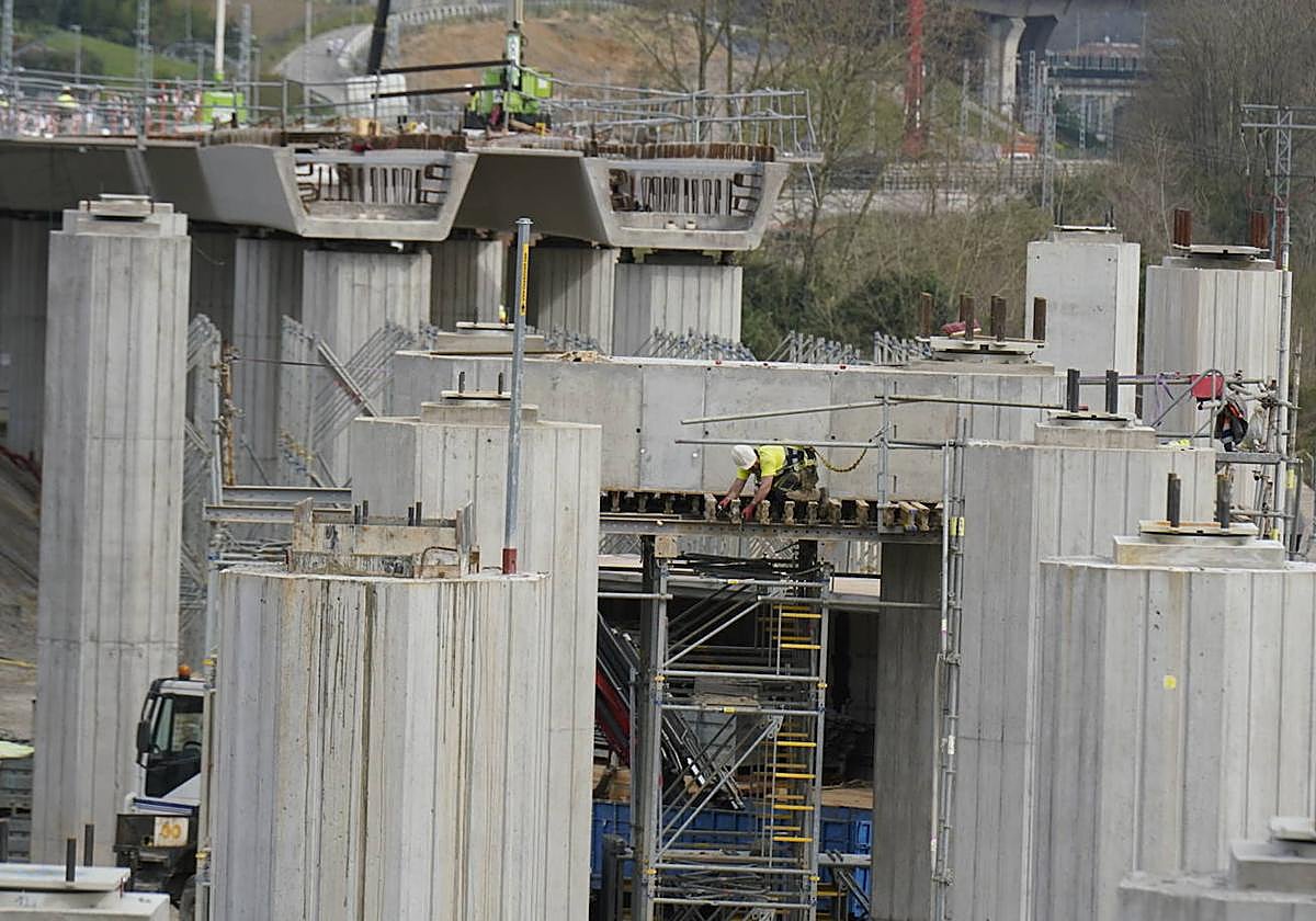Transportes concluirá en un año el tramo de la Y vasca entre Hernani y Astigarraga
