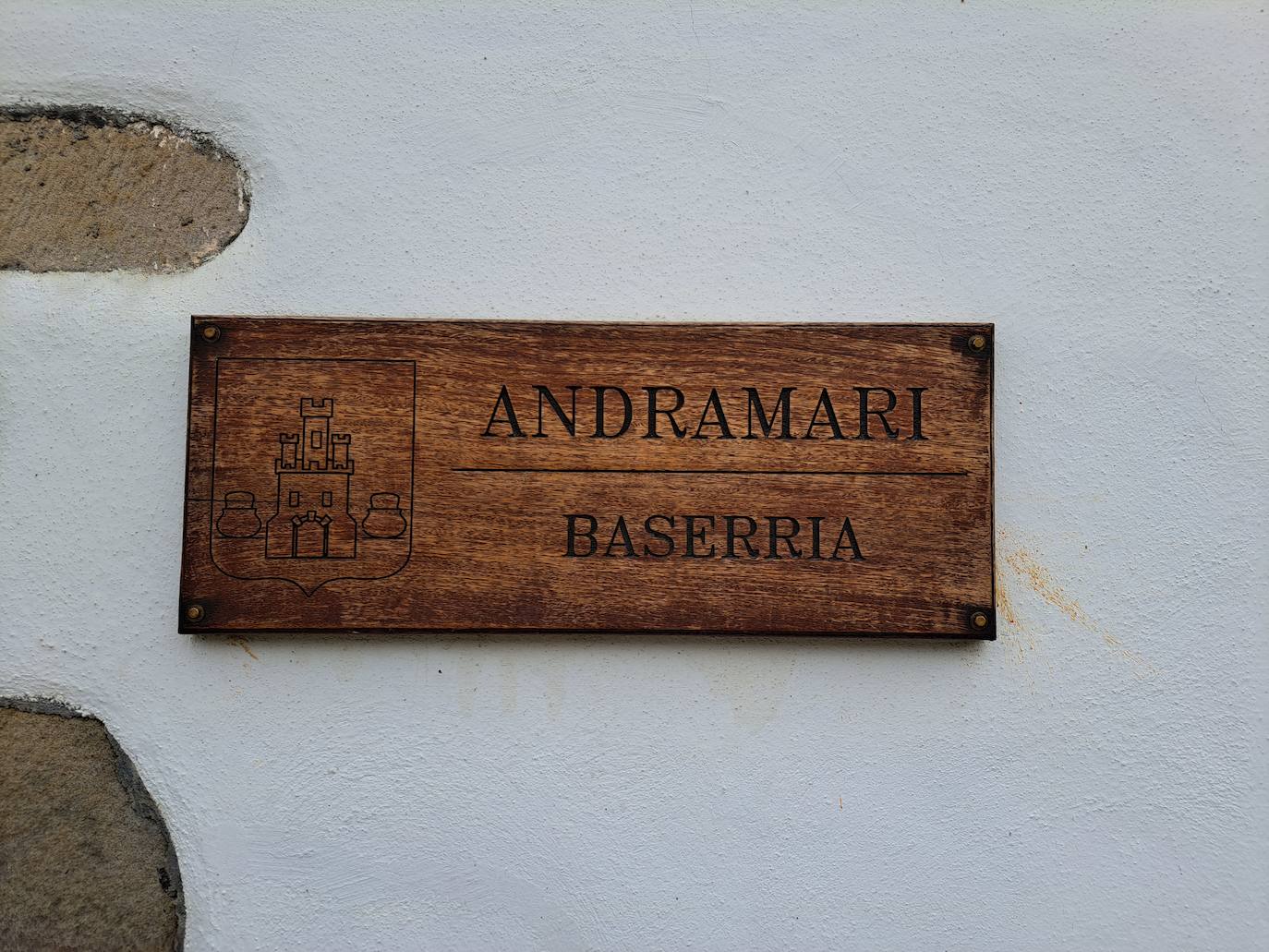 Aitzorrotz, una mole sobre el Alto Deba