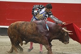 Morante de la Puebla, con su segundo toro en Azpeitia el pasado año.