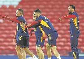 Mikel Merino no quiere salir del once