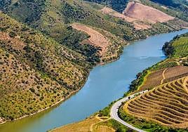 El placer de conducir a orillas del Douro