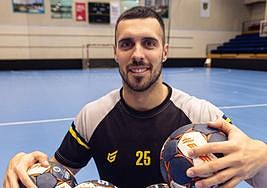 Jon Azkue está disfrutando en los que son sus últimos meses en el Bidasoa Irun.