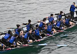 Las componentes de la trainera femenina del TAK-Oria, tras su esfuerzo en el Descenso del Oria, en el que quedaron terceras.