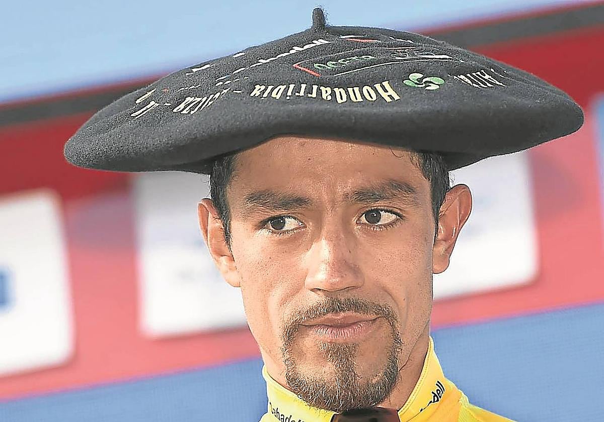 Daniel Martínez, en el podio final de la pasada edición de la Itzulia.