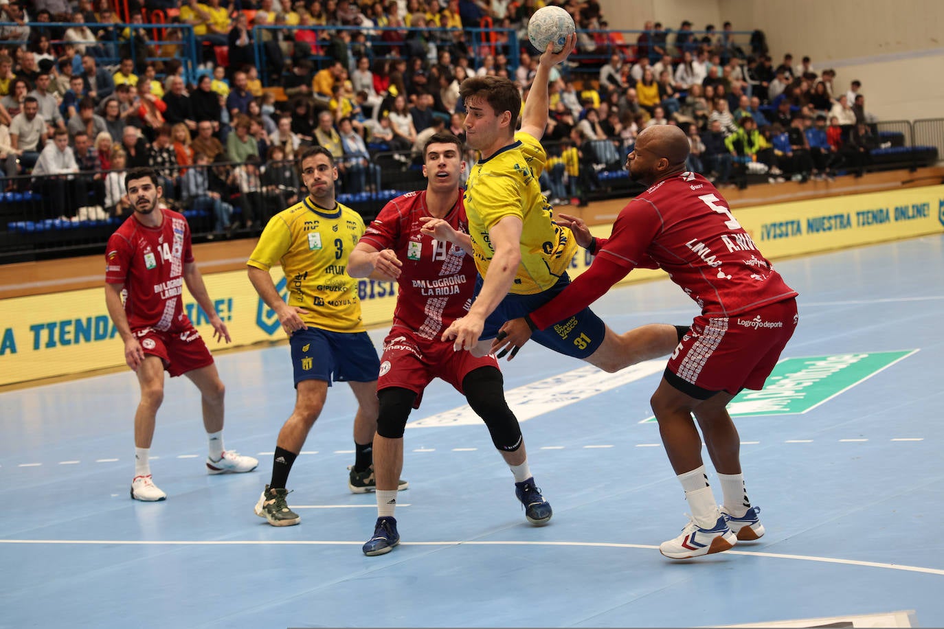 Poderosa victoria del Bidasoa ante el Logroño