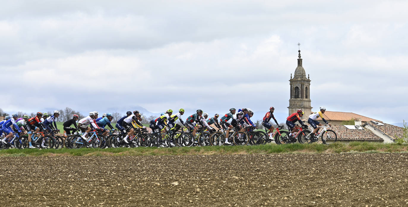 Las mejores imágenes de la primera etapa de la Itzulia