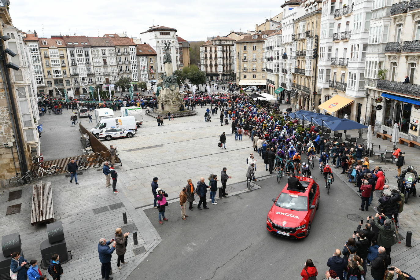 Las mejores imágenes de la primera etapa de la Itzulia