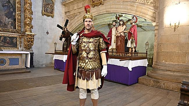 Imagen después - Jon Agirre desfilará por las calles de Segura como Capitán Romano.