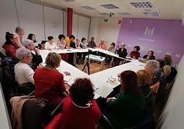 Reunión el 20 de marzo de la comisión consultiva de Emakunde en la que se debatió proponer el 5 de noviembre de 2024 como día festivo.