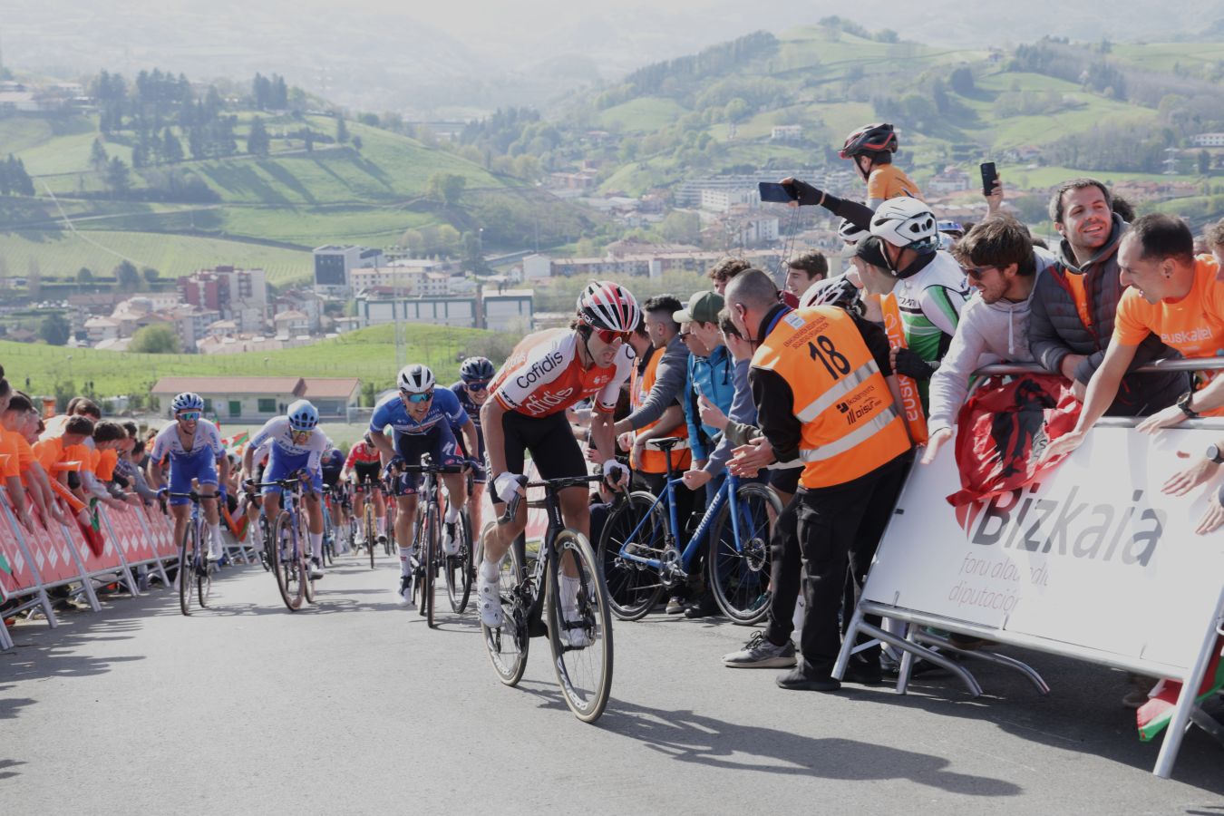 El espectáculo de la subida a Hika