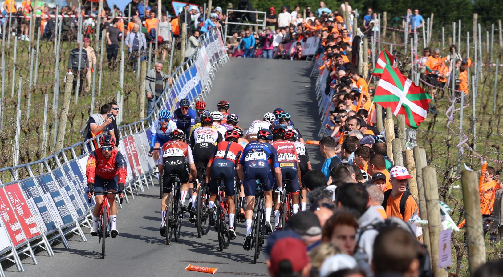 El espectáculo de la subida a Hika