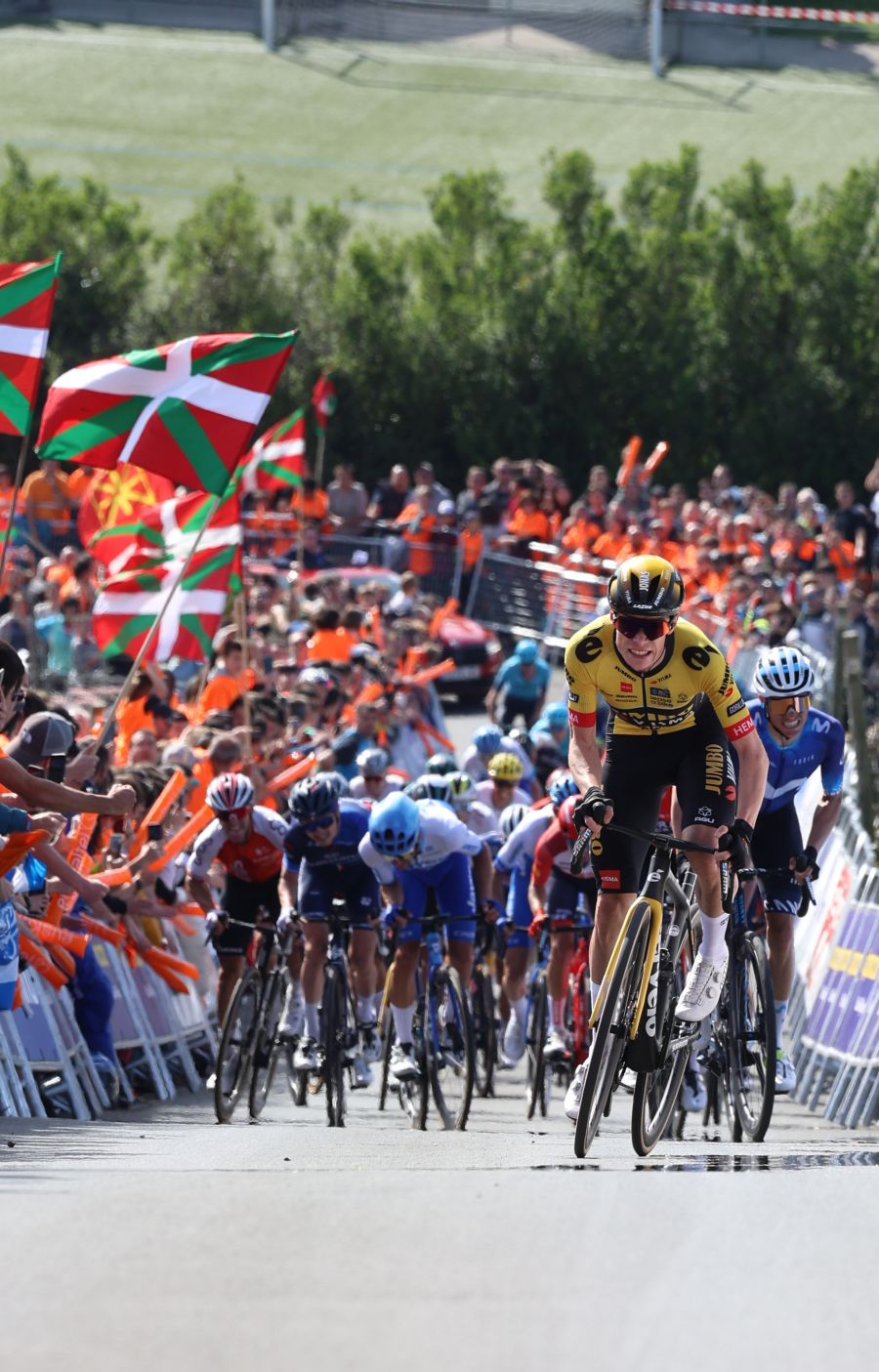 El espectáculo de la subida a Hika