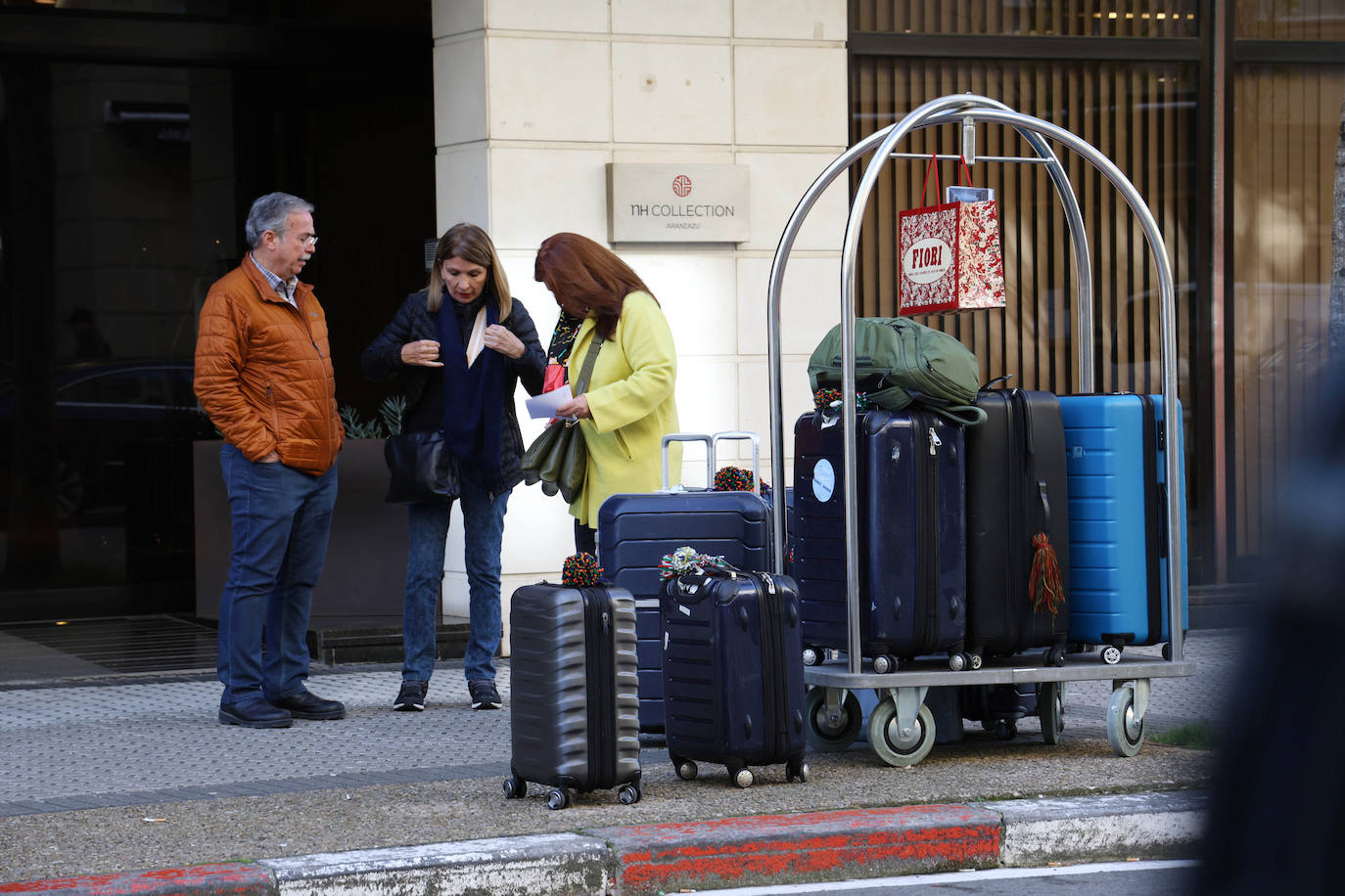Viernes Santo de sol y turistas