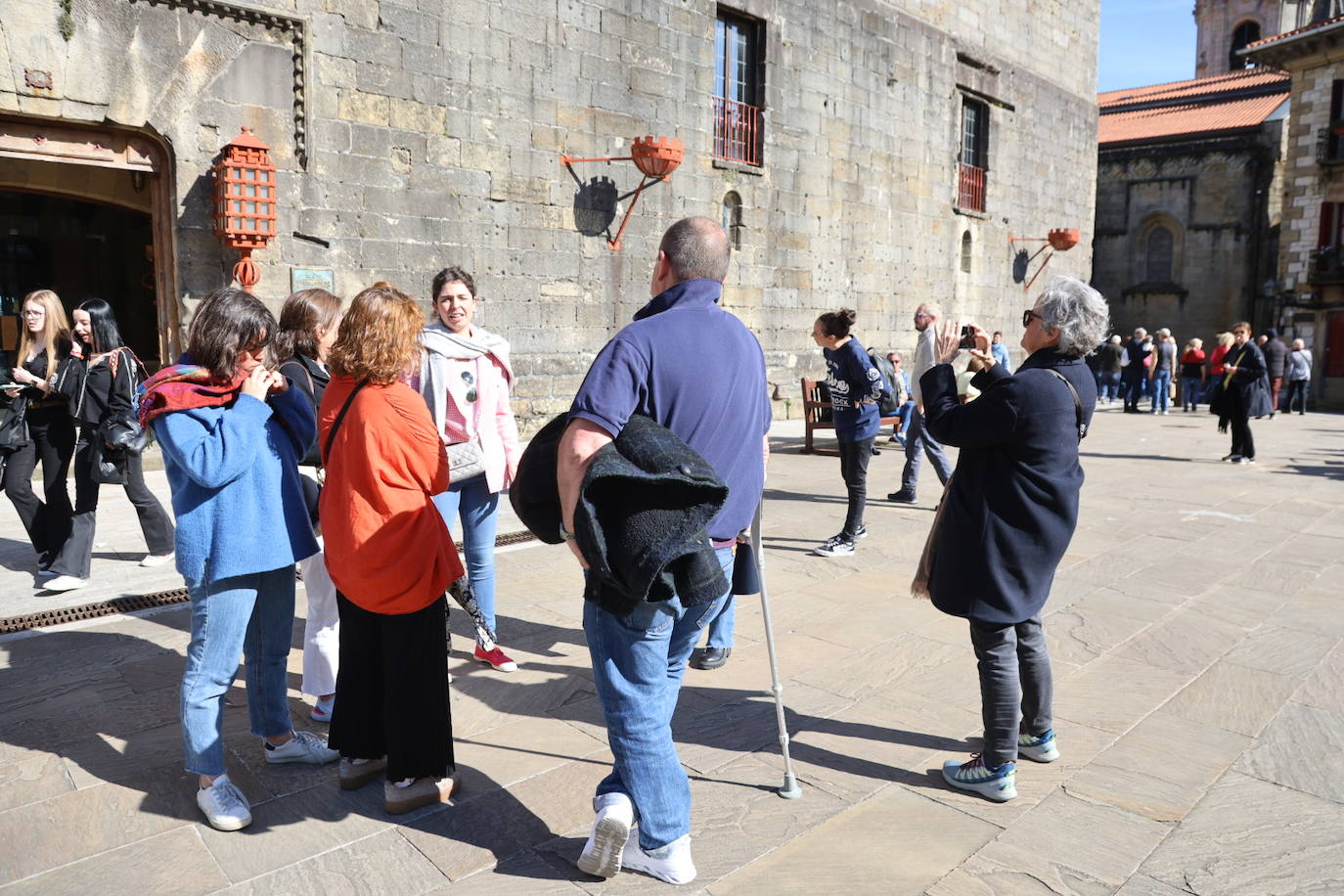 Viernes Santo de sol y turistas