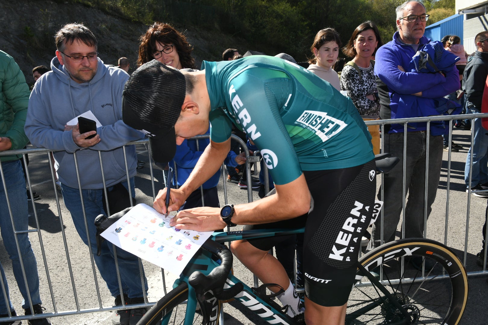 La Itzulia siente el calor de la afición
