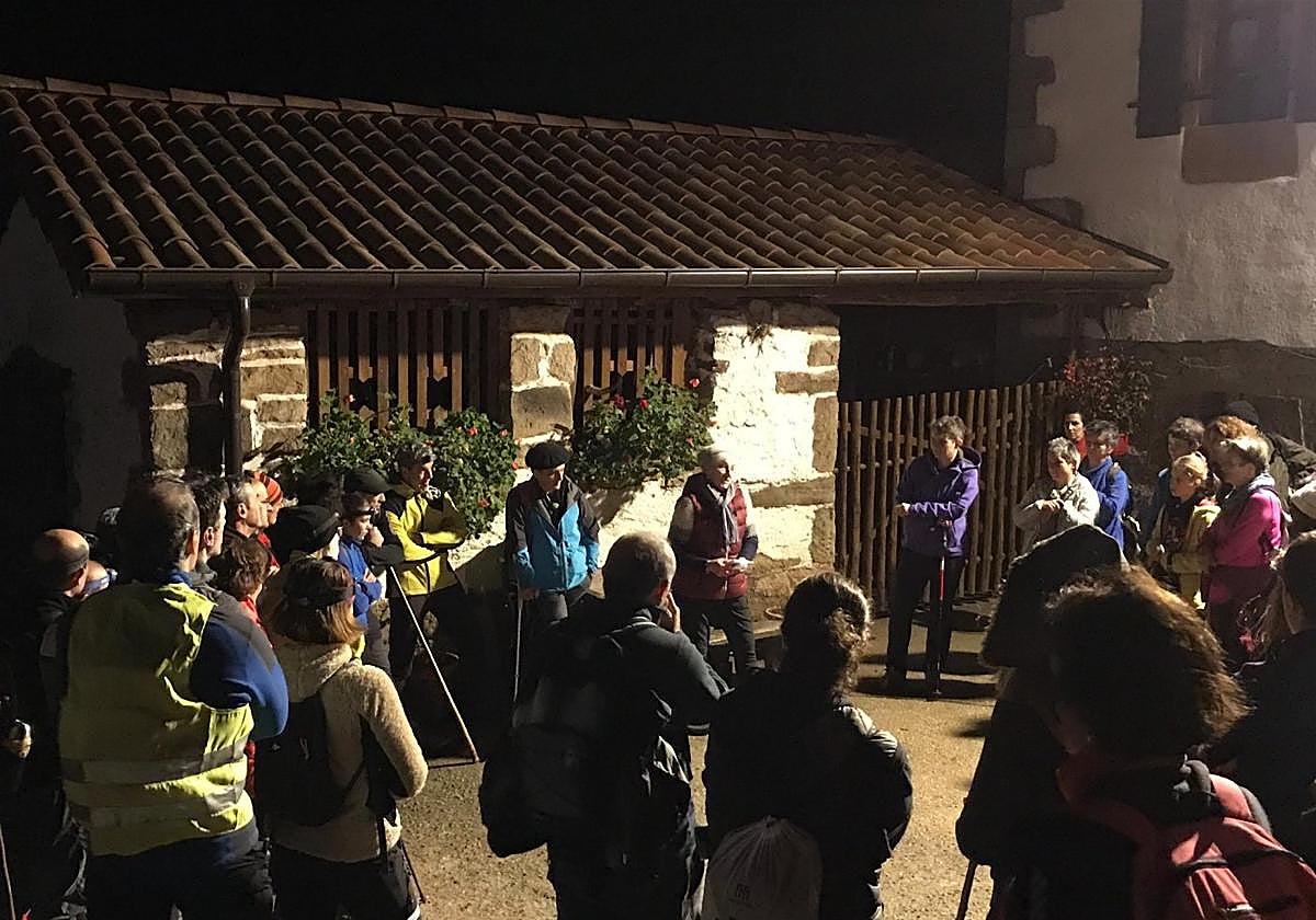 La cita volverá a ser nocturna y se aconseja acudir con frontal.