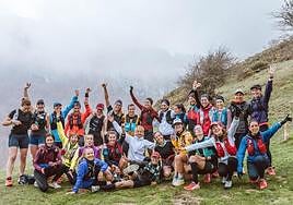 Las participantes en el campamento de Zegama diseñado por Oihana Kortazar.