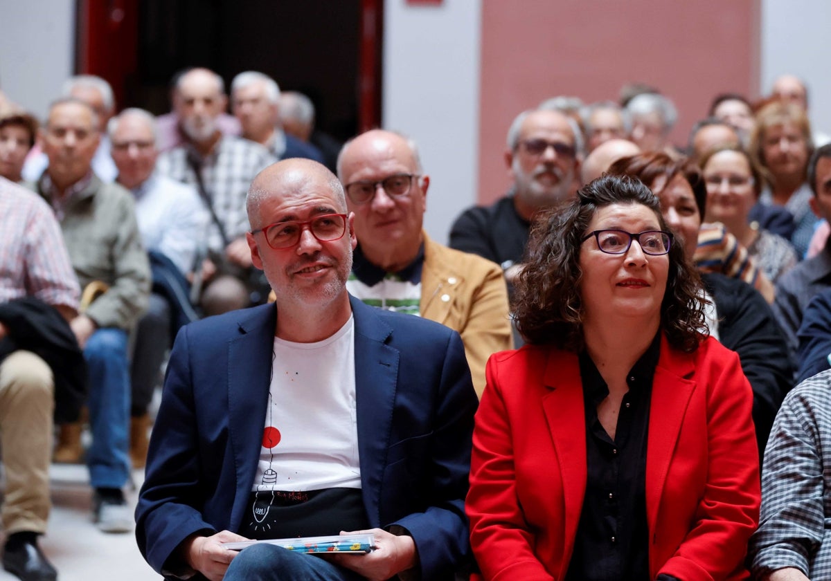 Loli García, junto al líder estatal de CC OO, Unai Sordo, en un acto reciente en Euskadi.EFE