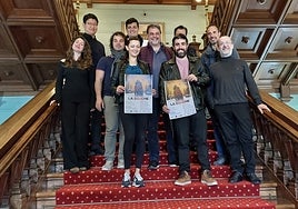 El elenco que representará 'La Bohème' el próximo fin de semana, Ángel Pazos y el delegado Borja Olazabal