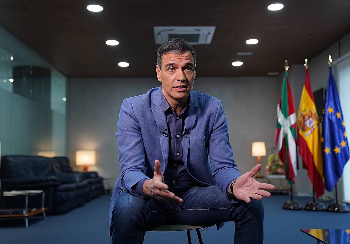 El presidente del Gobierno mostró su apoyo al lehendakari en su defensa del Eje Atlántico.