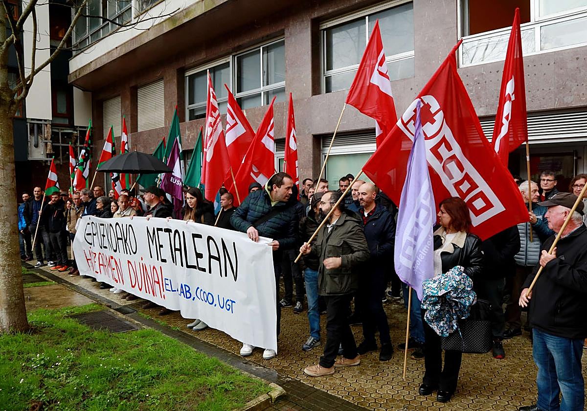 Adegi mejora algo su propuesta en el Metal sin que por ahora se atisbe un posible acuerdo