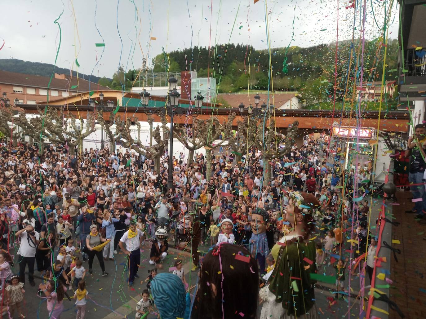 Txupinazo por todo lo alto en Lazkao