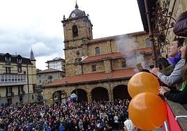Las ganas de fiesta volverán a inundar la plaza Euskal Herria a las 19.00, hora del chupinazo.